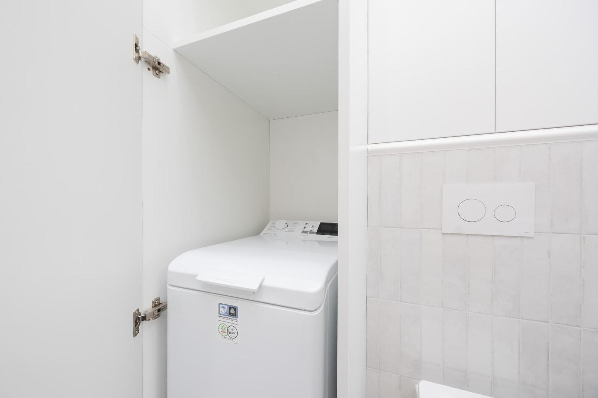 Nowoczesne Z Balkonem Kolejowa Nu Wola By Renters Warschau